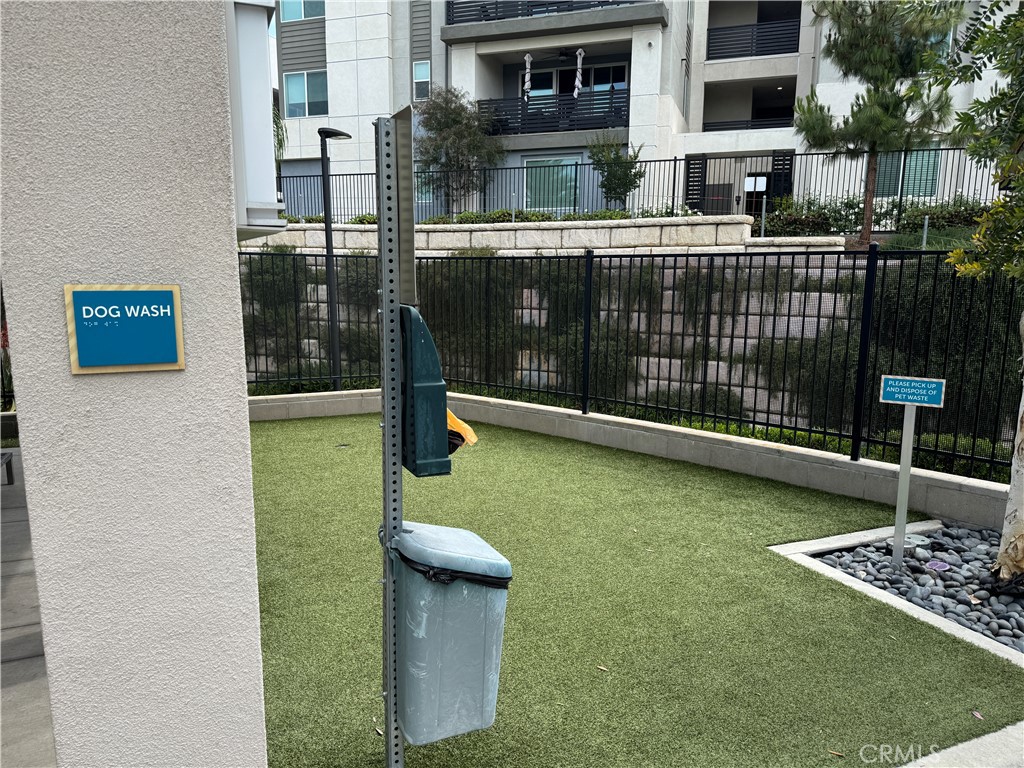 https://media.crmls.org/medias/2a14fcbf-afb5-4df0-a07e-1b7092a201b9.jpg?preset=X-Large