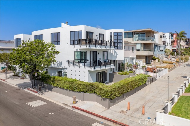 Detail Gallery Image 40 of 47 For 301 16th St, Manhattan Beach,  CA 90266 - 6 Beds | 7 Baths