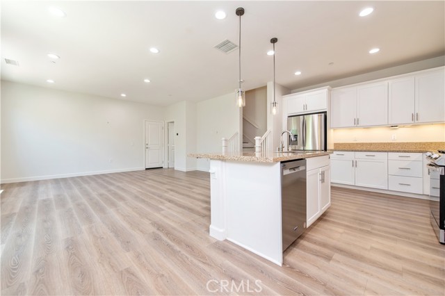Detail Gallery Image 2 of 41 For 906 El Paseo, Lake Forest,  CA 92610 - 3 Beds | 2/1 Baths