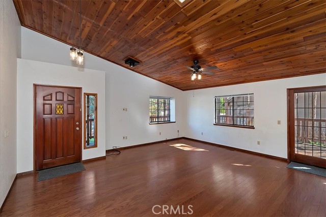 Detail Gallery Image 6 of 38 For 524 E Mountain View, Big Bear City,  CA 92314 - 3 Beds | 2 Baths