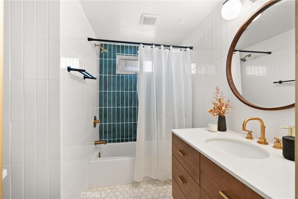 2a17e0bc 5d65 41fc 8cce 7132982cbb16