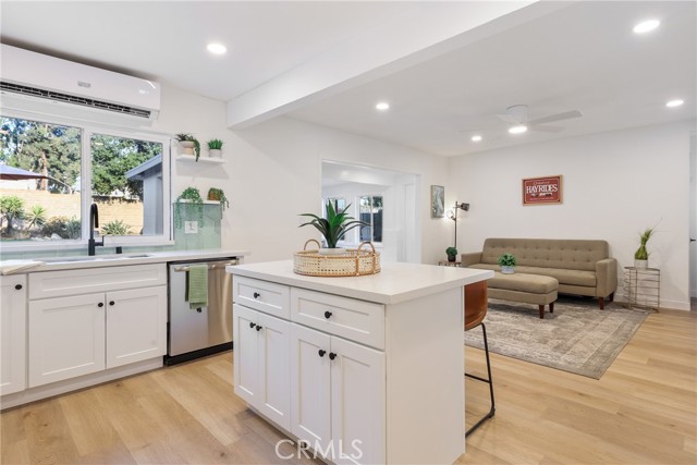 Detail Gallery Image 14 of 35 For 208 S Gaffney Ave, San Dimas,  CA 91773 - 3 Beds | 2 Baths