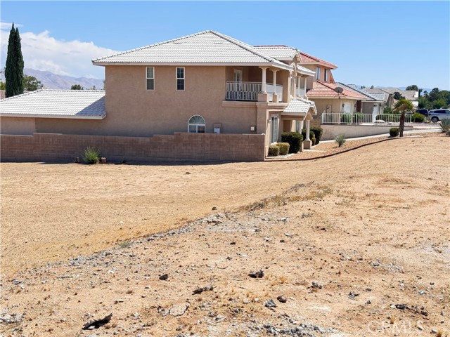 13145 Autumn Leaves Avenue, Victorville CA: https://media.crmls.org/medias/2a198985-b5a1-4434-8ce5-fdd4d31639c7.jpg