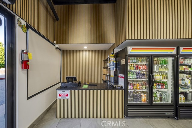 15602 Ventura Boulevard, Encino CA: https://media.crmls.org/medias/2a19eb10-2894-4520-83e3-f0e4acea84cd.jpg