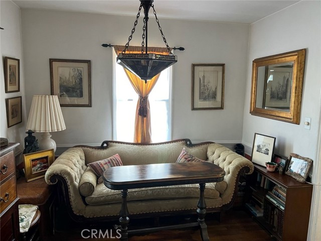 https://media.crmls.org/medias/2a1b3feb-b03f-4fe5-a890-d5f816717b80.jpg