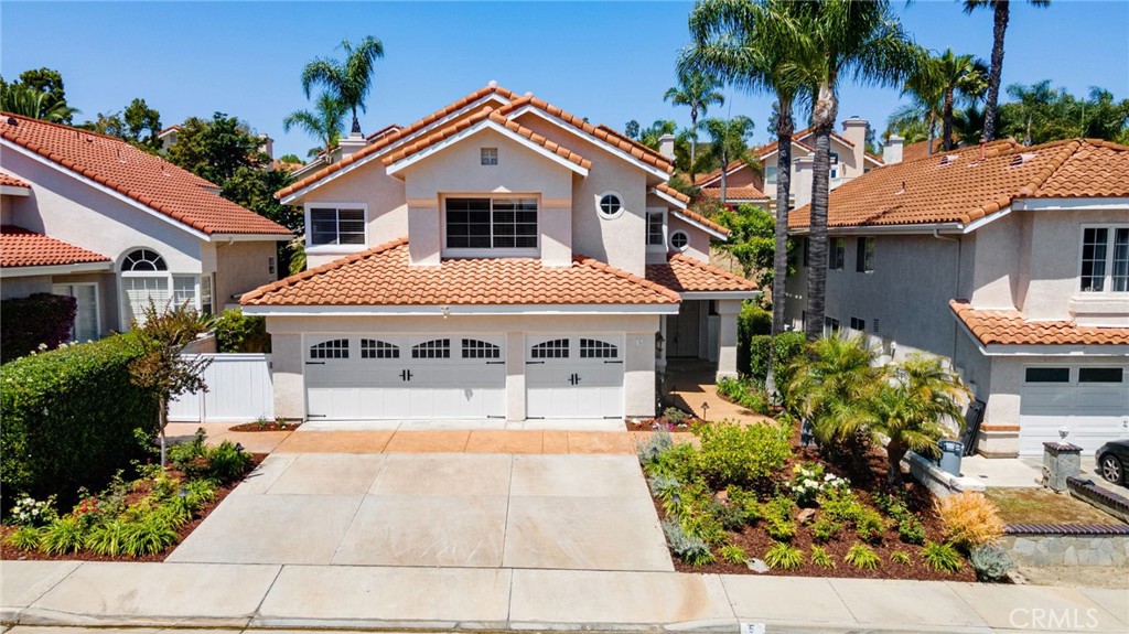 MLS #OC25179992 img 2