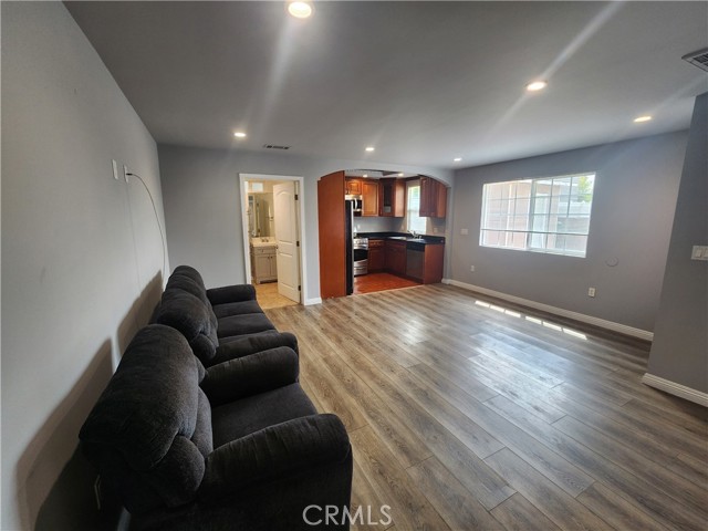Detail Gallery Image 8 of 33 For 7252 Farmdale Ave, North Hollywood,  CA 91605 - 2 Beds | 1 Baths