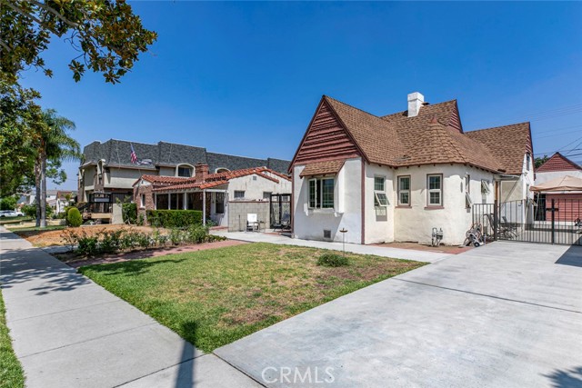 533 Hawthorne Street, Glendale CA: https://media.crmls.org/medias/2a1c798c-b0e0-4c19-8e25-e9f16357832f.jpg