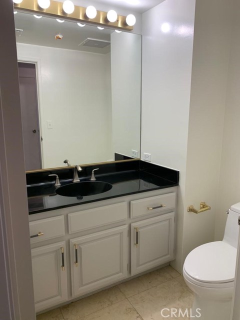 Detail Gallery Image 23 of 26 For 10660 Wilshire Bld #1707,  Los Angeles,  CA 90024 - 3 Beds | 3/1 Baths