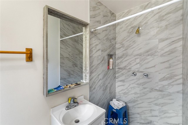 Detail Gallery Image 10 of 28 For 1841 S 6th St, Alhambra,  CA 91803 - 6 Beds | 4 Baths