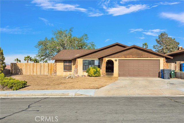 Detail Gallery Image 1 of 13 For 2001 Garnet Ave, Barstow,  CA 92311 - 3 Beds | 2 Baths