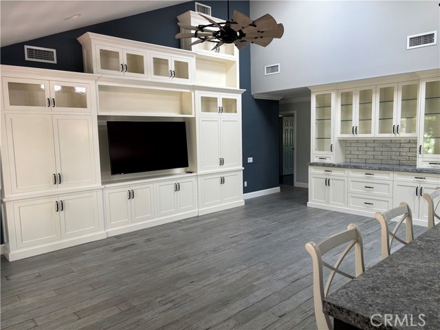 Image 4 of 41 For 777 Oak Knoll Street