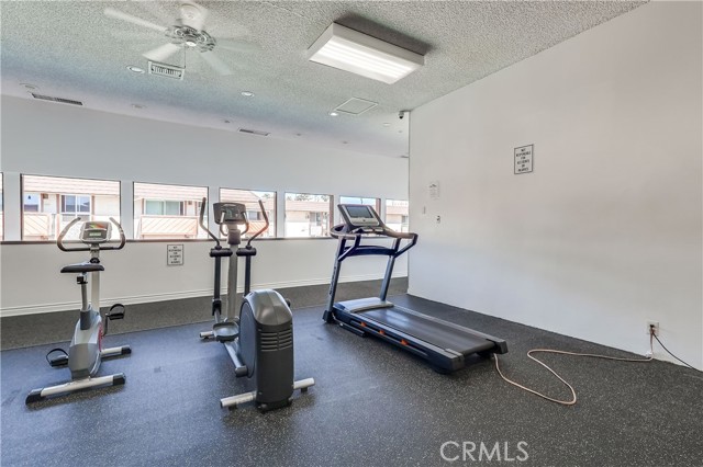 5585 E Pacific Coast, Long Beach CA: https://media.crmls.org/medias/2a1d3974-5e14-47cd-b5b2-36c947a7b754.jpg