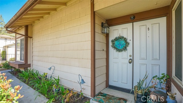 Detail Gallery Image 4 of 37 For 13970 Olive Grove Ln, Sylmar,  CA 91342 - 3 Beds | 2 Baths