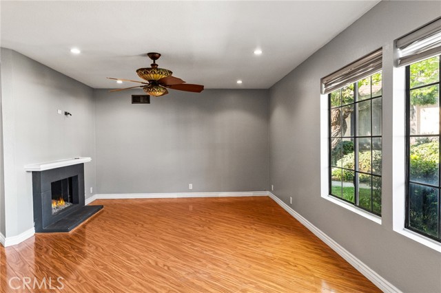 Detail Gallery Image 26 of 33 For 14870 Stonehedge Ln, Westminster,  CA 92683 - 2 Beds | 2 Baths