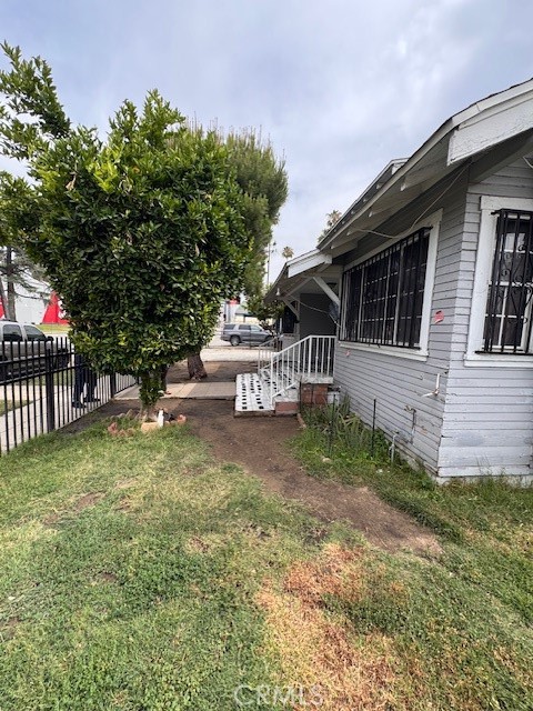 1767 N E Street, San Bernardino CA: https://media.crmls.org/medias/2a1ee02e-9f85-4b5b-81d6-f5658eef0285.jpg