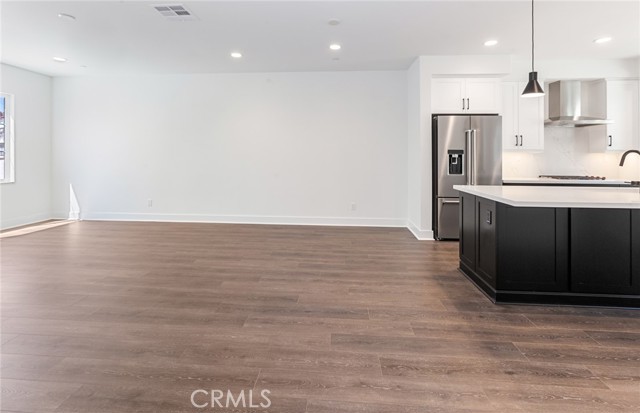 150 Bridle Drive, Burbank CA: https://media.crmls.org/medias/2a1f7f13-cd1a-4ea7-bbff-4cef5cfdef90.jpg