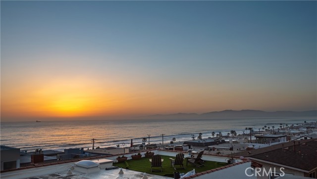 221 36th Street, Manhattan Beach, California 90266, 3 Bedrooms Bedrooms, ,3 BathroomsBathrooms,Residential,Sold,36th,SB22069794