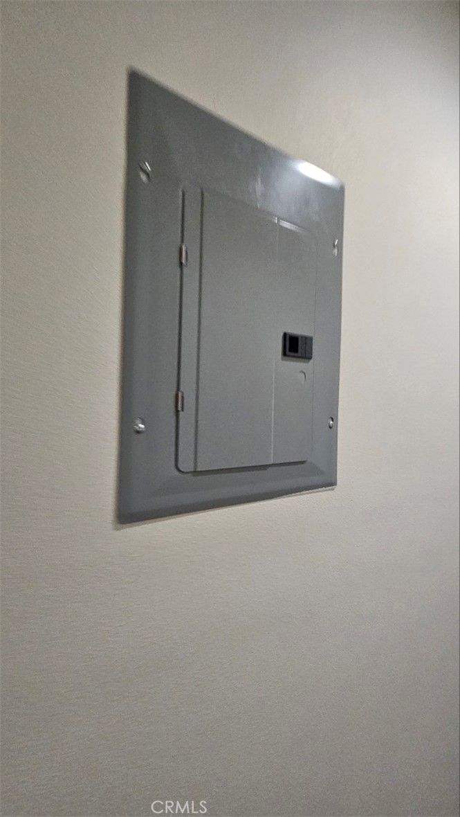 https://media.crmls.org/medias/2a1fa5a5-5e28-4d32-9662-cb9ce10c20fe.jpg?preset=X-Large