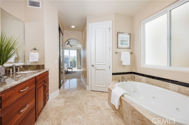 Detail Gallery Image 23 of 42 For 209 Chicago Ave, Huntington Beach,  CA 92648 - 3 Beds | 3/2 Baths