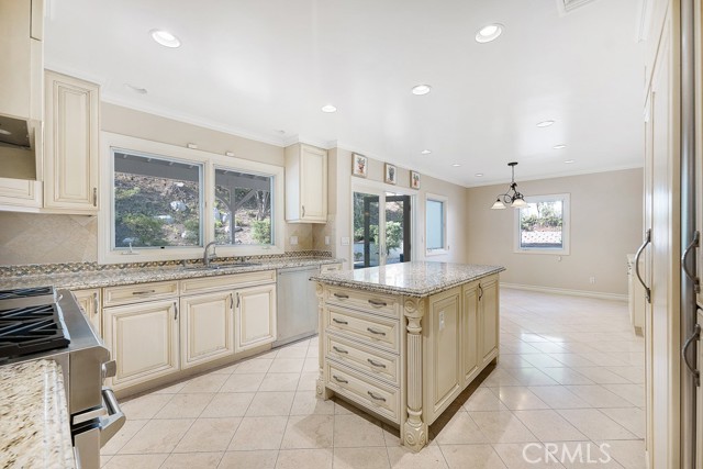 17232 Quesan Place, Encino CA: https://media.crmls.org/medias/2a1fef62-bddb-482f-a3db-d309b7308cdb.jpg