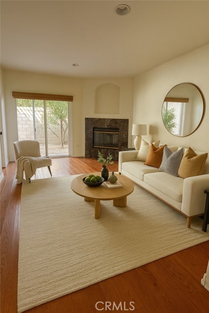 Detail Gallery Image 4 of 9 For 17755 Merridy, Northridge,  CA 91325 - 3 Beds | 3 Baths