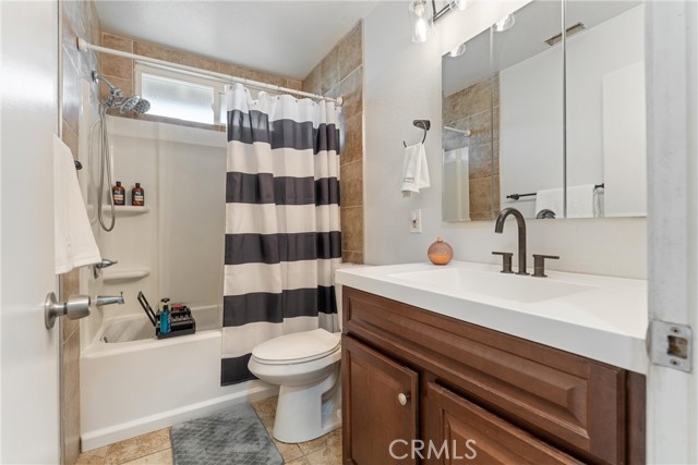 42045 Thornbush Avenue, Lancaster CA: https://media.crmls.org/medias/2a20e025-15d2-4535-8db6-e8f8d29fbe7c.jpg