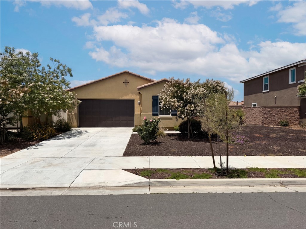 2460 Fernwood