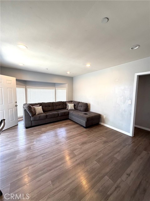 13906 S Kalsman Avenue, Compton CA: https://media.crmls.org/medias/2a21404d-8469-4209-9459-a4b7e670a45c.jpg
