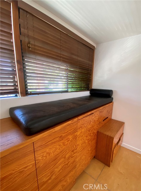 1113 Electric Avenue, Venice CA: https://media.crmls.org/medias/2a215f5c-27ee-461b-b8fb-4147231ac76b.jpg