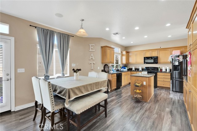 8846 Tamarisk Avenue, Hesperia CA: https://media.crmls.org/medias/2a21838c-33ae-4af1-b42a-da8f2a97e6f7.jpg
