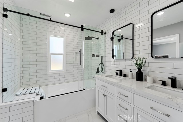 8460 Truxton Avenue, Los Angeles CA: https://media.crmls.org/medias/2a21d8cc-2321-45b0-ba4e-de262a60e99d.jpg