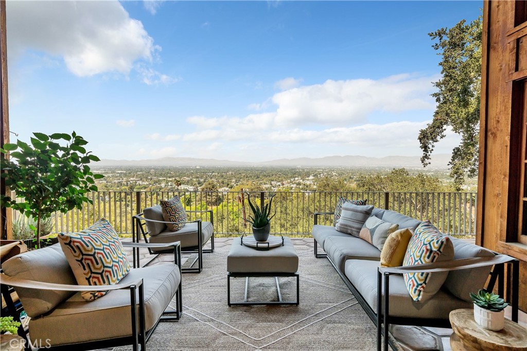 3762 Alta Mesa Dr, Studio City, CA 91604