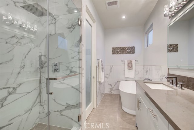 206 Juanita Avenue, Redondo Beach, California 90277, 4 Bedrooms Bedrooms, ,3 BathroomsBathrooms,Residential,Sold,Juanita,PV20030908