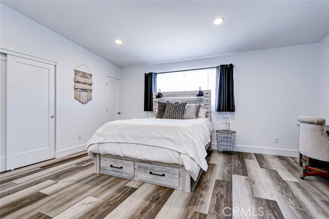 Vaulted ceilings in 2nd Bedroom