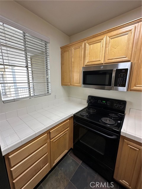 Detail Gallery Image 5 of 33 For 20191 Cape Coral #214,  Huntington Beach,  CA 92646 - 1 Beds | 1 Baths
