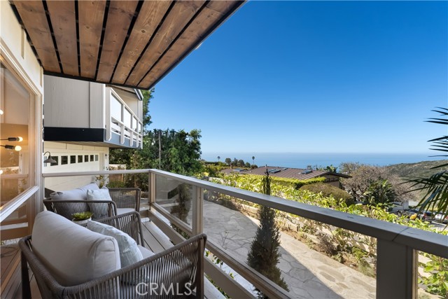 Detail Gallery Image 5 of 46 For 1961 San Remo Dr, Laguna Beach,  CA 92651 - 3 Beds | 2/1 Baths