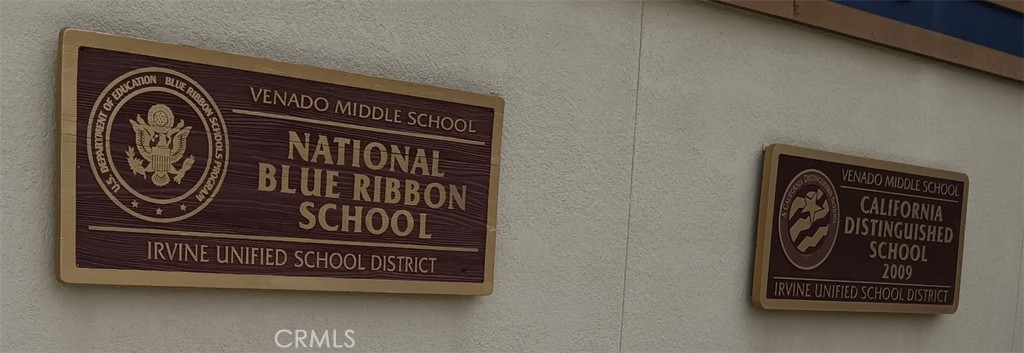 https://media.crmls.org/medias/2a253957-75e2-47f1-8ce7-e122de1bdd21.jpg?preset=X-Large