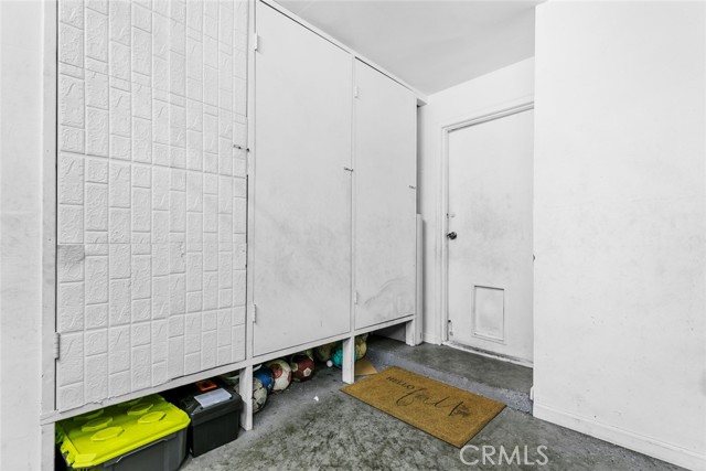 8801 Cedros Avenue, Panorama City CA: https://media.crmls.org/medias/2a255dcc-a9a1-4f9a-b2c1-bd147e0dd029.jpg