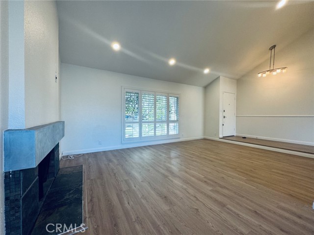 Detail Gallery Image 4 of 27 For 14762 Foxcroft Rd, Tustin,  CA 92780 - 4 Beds | 2 Baths