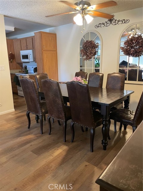 Detail Gallery Image 9 of 18 For 24431 Trevino Dr #V10,  Valencia,  CA 91355 - 3 Beds | 2 Baths