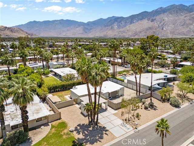 Detail Gallery Image 3 of 38 For 2719 E Plaimor Ave, Palm Springs,  CA 92262 - 3 Beds | 2 Baths
