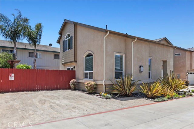 Detail Gallery Image 4 of 36 For 263 Spruce St #B,  Arroyo Grande,  CA 93420 - 3 Beds | 2/1 Baths
