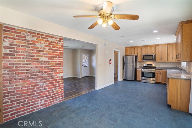 3304 Henry Dr photo 8