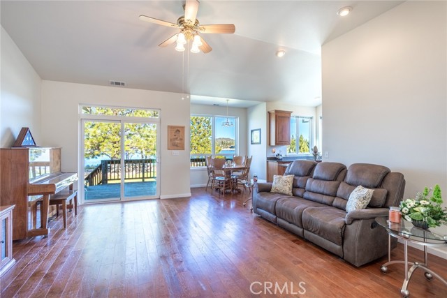 Detail Gallery Image 16 of 36 For 5059 Indian Island, Weed,  CA 96094 - 4 Beds | 2/1 Baths