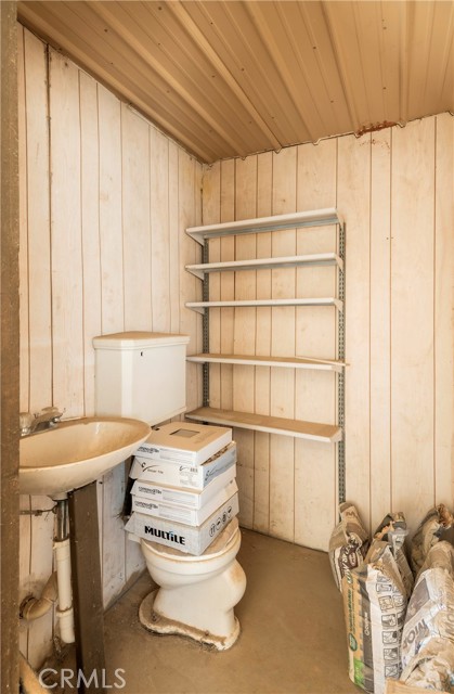 84328 Amboy Road, 29 Palms CA: https://media.crmls.org/medias/2a28735b-4827-40ae-8321-1adeff0d7e26.jpg