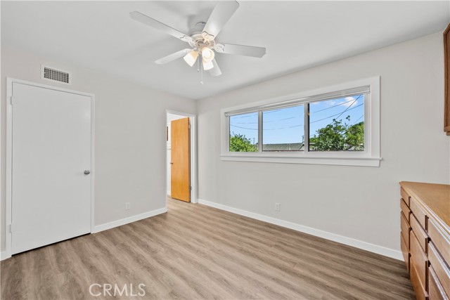 Detail Gallery Image 27 of 32 For 18644 Liggett St, Northridge,  CA 91324 - 3 Beds | 2 Baths