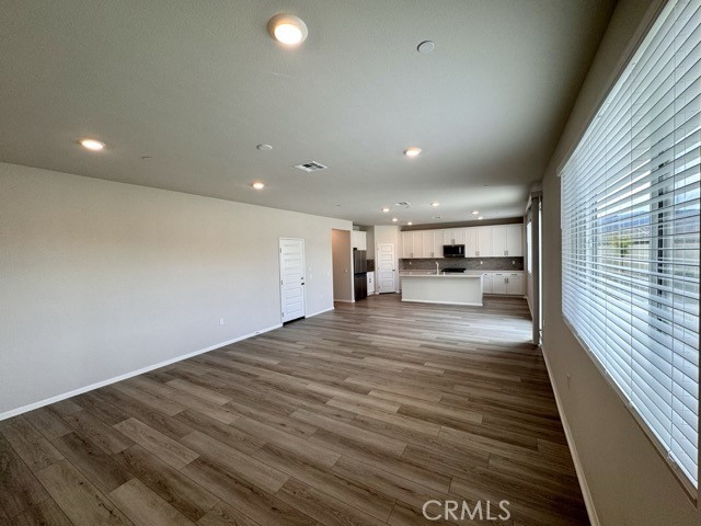 Detail Gallery Image 18 of 44 For 19401 Brush Creek Ave, Lake Elsinore,  CA 92532 - 4 Beds | 3 Baths