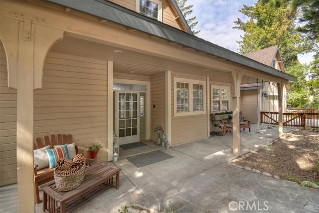 Detail Gallery Image 3 of 53 For 1254 Calgary, Lake Arrowhead,  CA 92352 - 4 Beds | 3/1 Baths