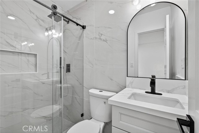 Detail Gallery Image 16 of 25 For 3834 W 116th St, Hawthorne,  CA 90250 - 4 Beds | 2 Baths